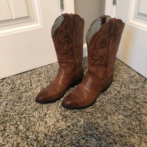 Ariat women’s western boots